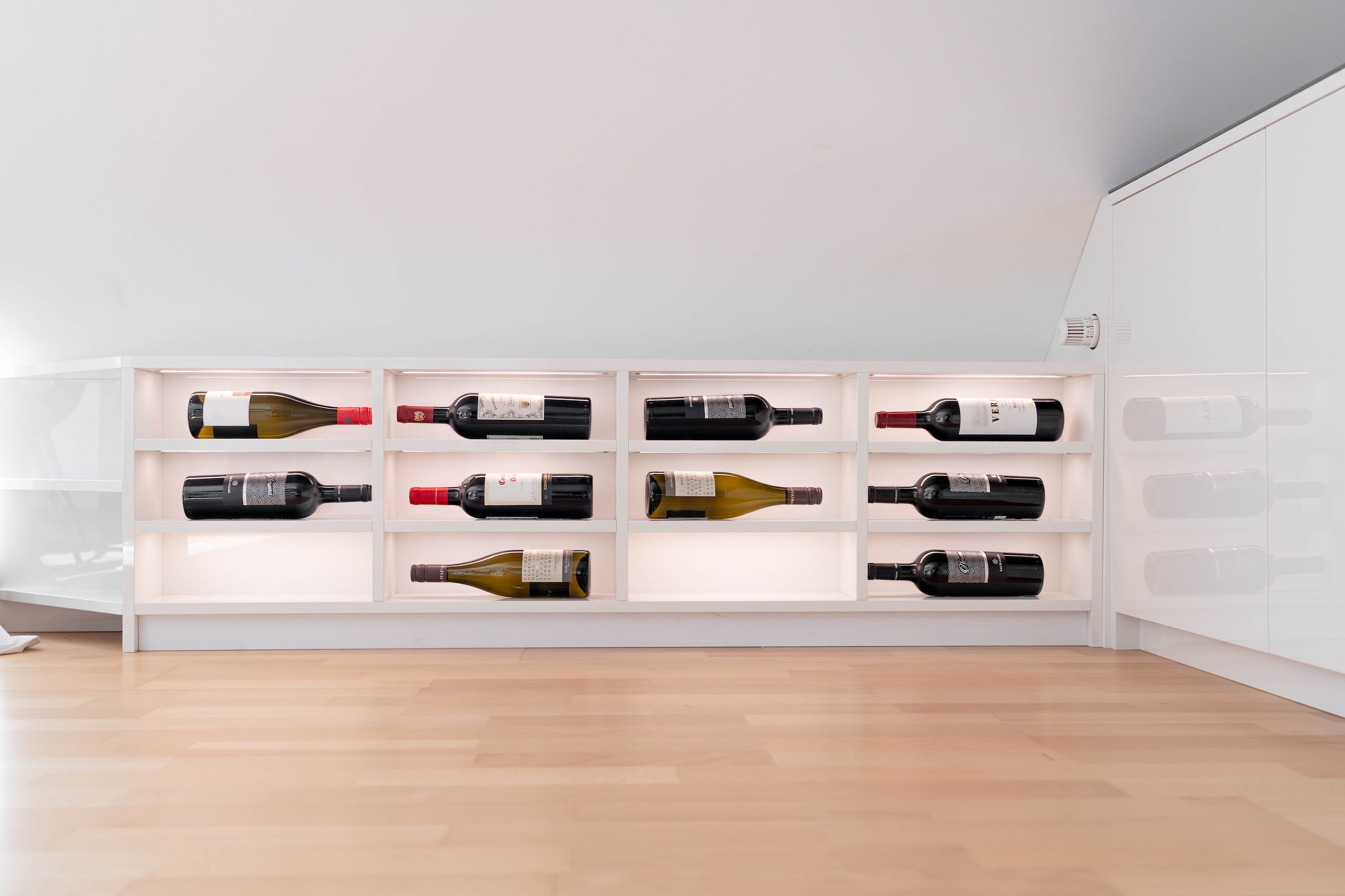 Bovenkast wit hoogglans wijn