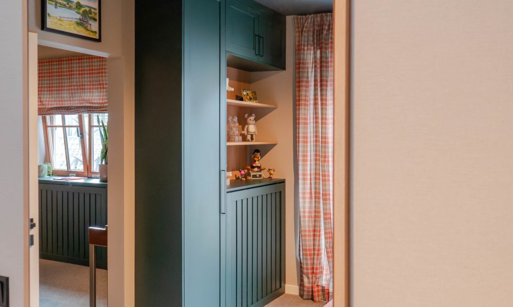 Kleedkamer, cassettefronten, verwarmingsbekleding, dennengroen