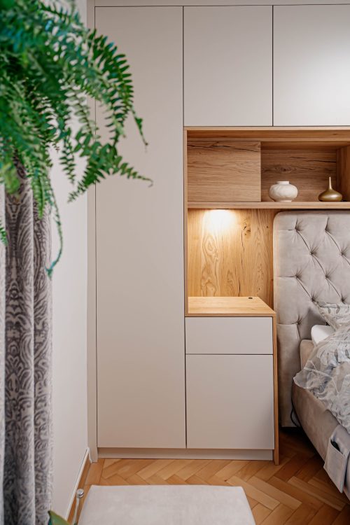 Achterkant bed zijaanzicht Champagne inlay Wild eiken LED-spots