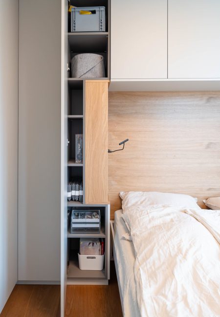 Bedframe in beige eiken zonder handgrepen