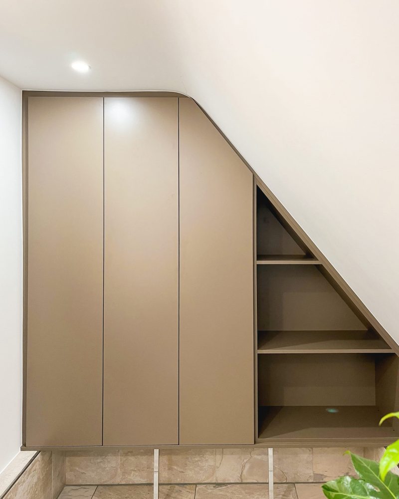 Schuin dak kast bruin