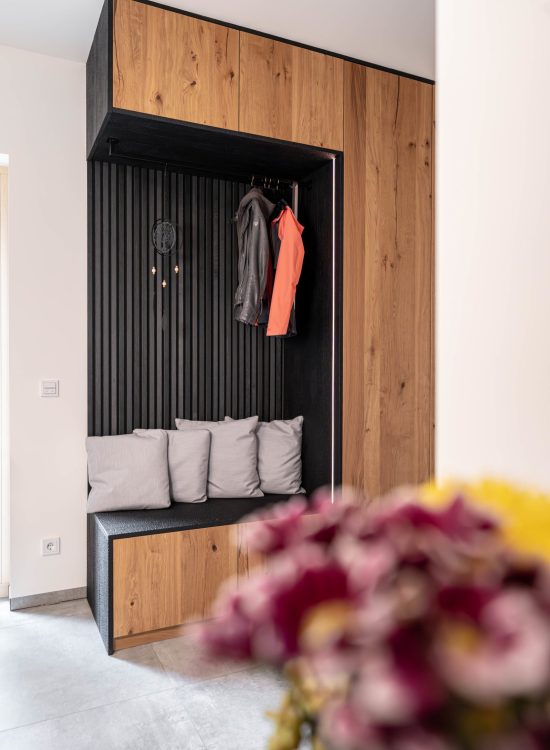 Garderobenschrank schwarz struktur Kohle Eiche LED