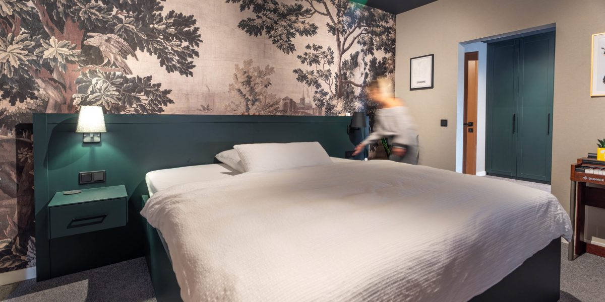 Slaapkamerbed in dennengroen