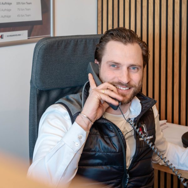 Telefoontje van Cabinethero en timmerman Thomas Gührs