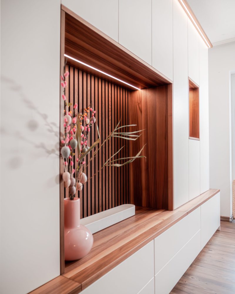 Wandmeubel wit met walnoothout