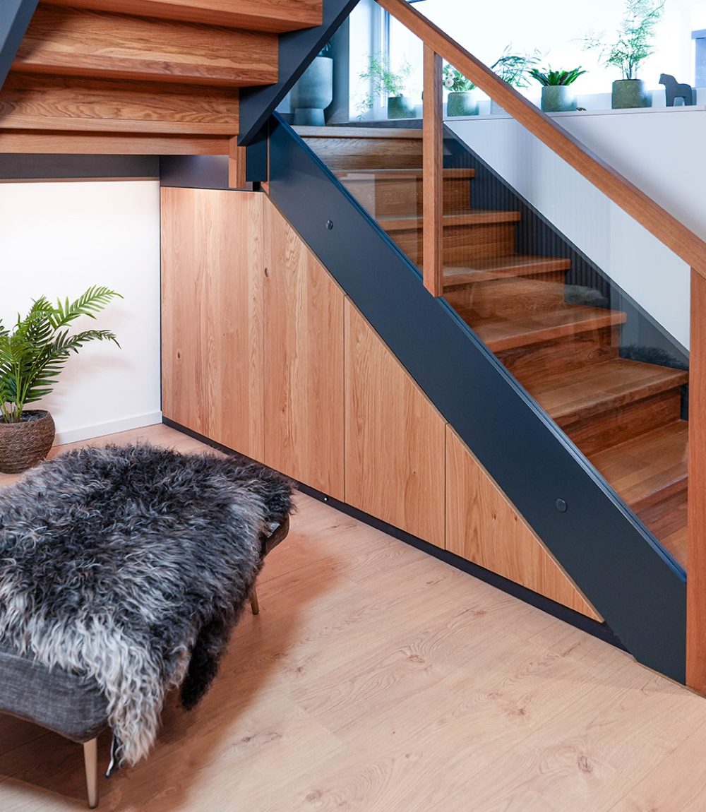 Treppenunterschrank Eiche Wild